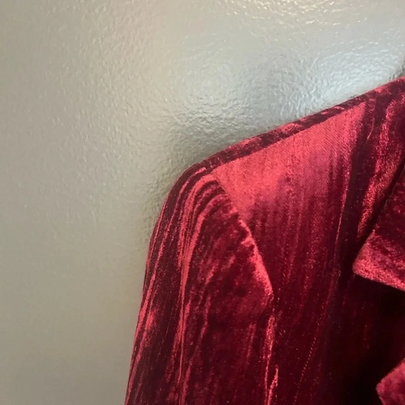 Lulu’s  new with tags size medium cocktail blazer velvet/satin look - Picture 5 of 8